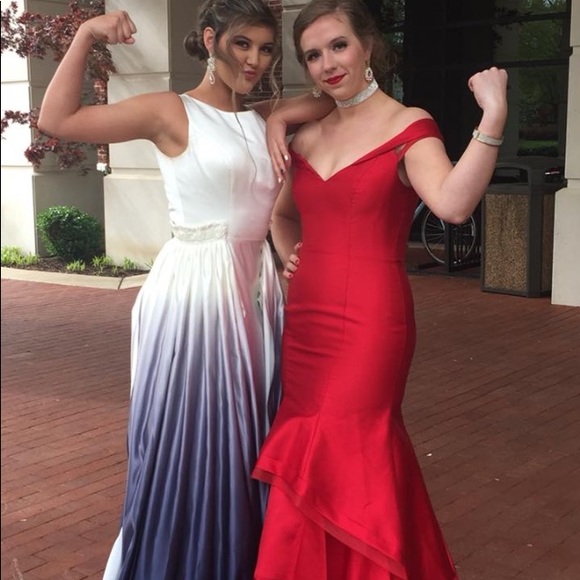 Red mermaid prom dress - Picture 2 of 6